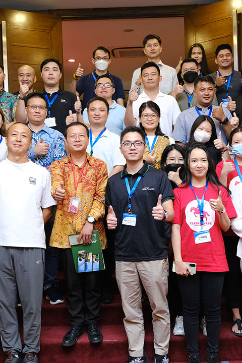 第一届电商资源采购对接会现场合影